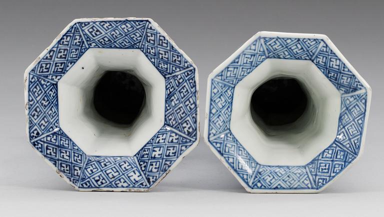 Two blue and white trumpet vases, Qing dynasty, Kangxi (1662-1722).