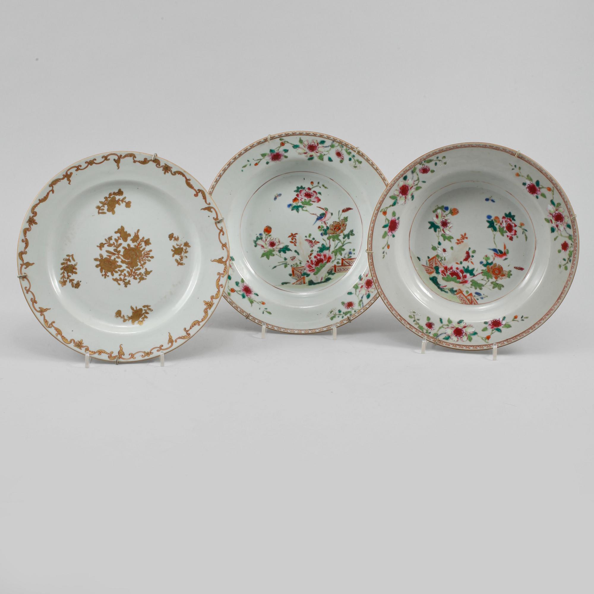 TALLRIKAR, 2+1 st, porslin, Kina, 1700-tal.