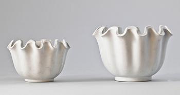 YTTERFODER, 2 st olika, stengods, "Veckla", Wilhelm Kåge, Gustavsberg.