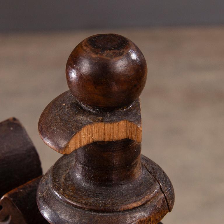 KARMSTOL och STOLAR, 8 st, barockstil, troligen Tyskland 1800-talets slut.