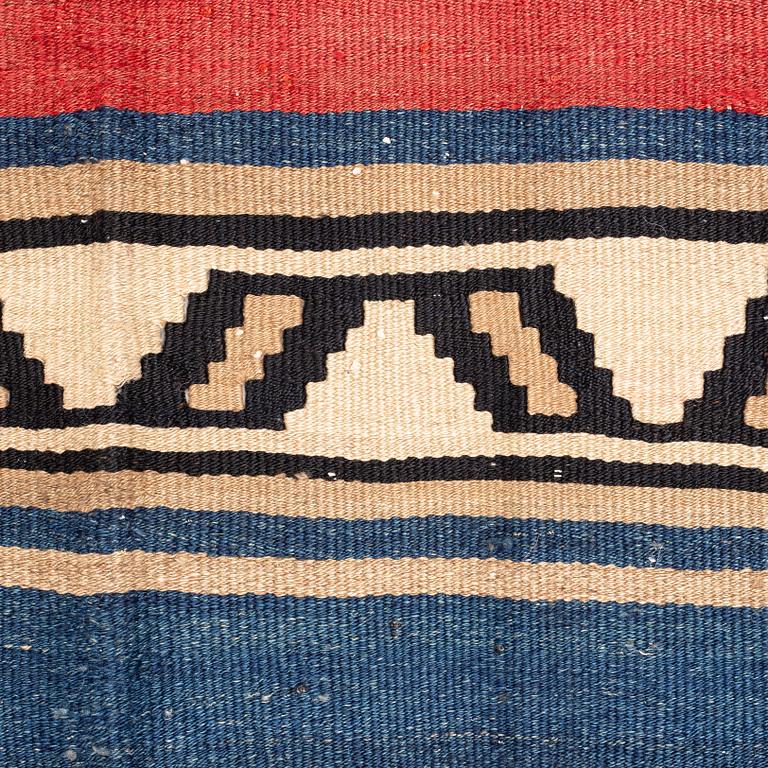 Matta, kelim, ca 180 x 155 cm.