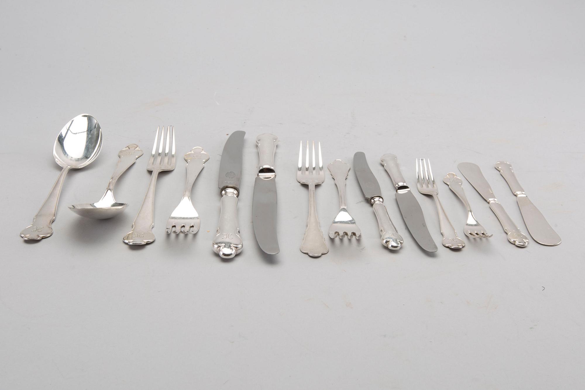 A 82+16 pieces silver and silver plate model "Disa" cutlery. Total weight inc steel app 4000 grams.