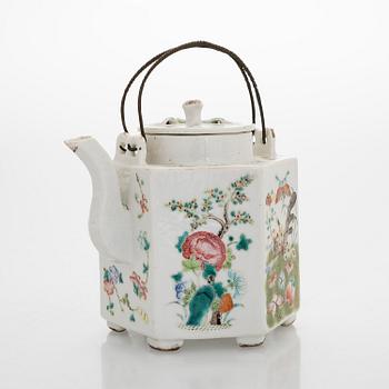 Teekannu, posliini, Kiina.