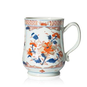 1207. An Imari tankard, Qing dynasty, Kangxi (1662-1722).