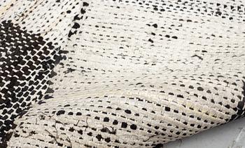 Björn Lundberg, gallerimatta, "Natt och Dag/Dag och Natt", trasmatta, ca 388,5-398 x 128-129 cm.