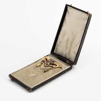 Brosch, 18K guld med emalj, Stockholm 1844.