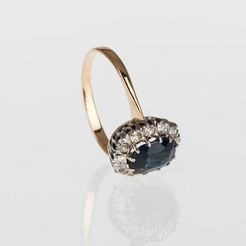 RING, 18K guld, safir, diamanter. Svenska stämplar. Vikt ca  3,2 g.