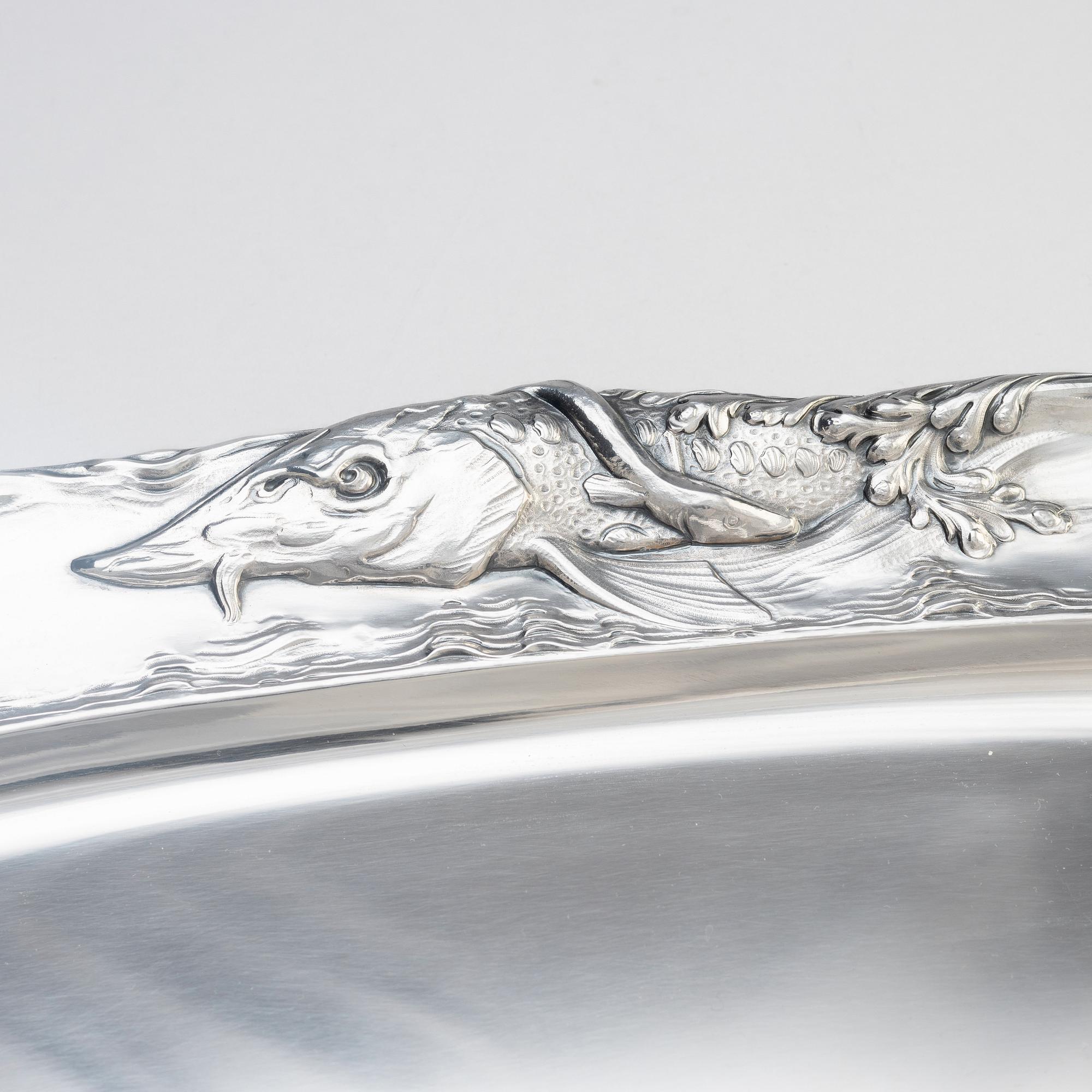 A large sterling silver fish serving platter, W.A. Bolin, Stockholm 1939.