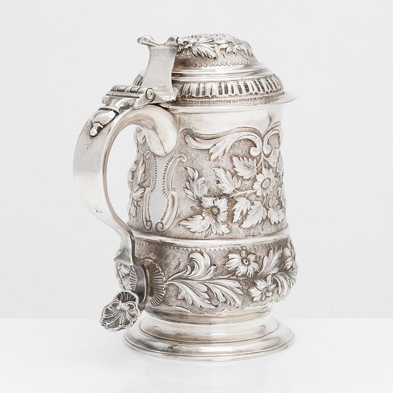 Isaac Cookson, dryckeskanna, sterlingsilver, Newcastle, England 1752.