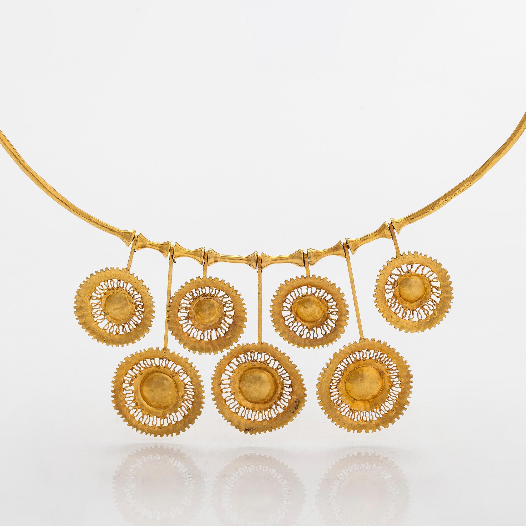 Tapio Wirkkala, a 14K gold collier, 'Viking necklace' by Westerback, Helsinki 1970.