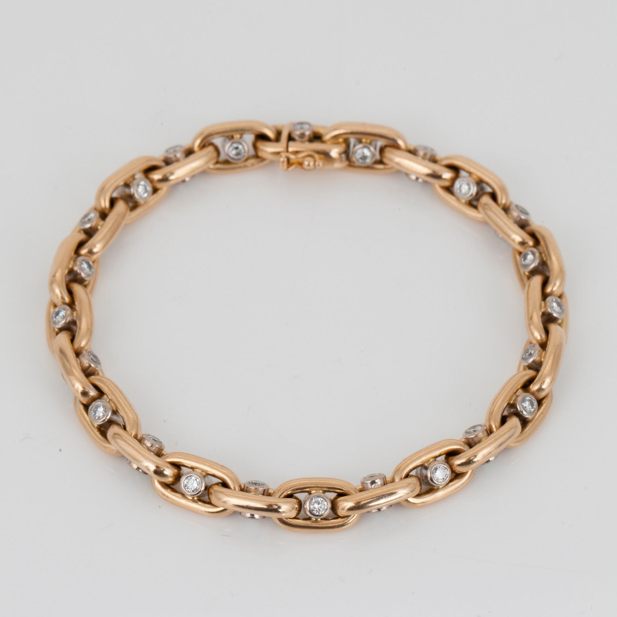 A brilliant-cut diamond bracelet. Total carat weight of diamonds circa 1.90 cts.