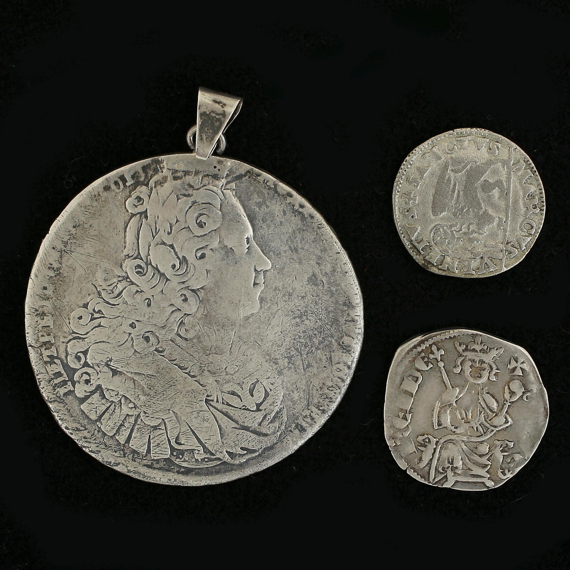 SILVERMYNT, 3 st, Frankrike, Republiken Venedig, Ryssland, 1100-1700-tal. Tot ca 30 gram.