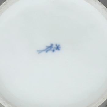 TEKANNA, porslin, empire, Meissen, 1800-talets första hälft.