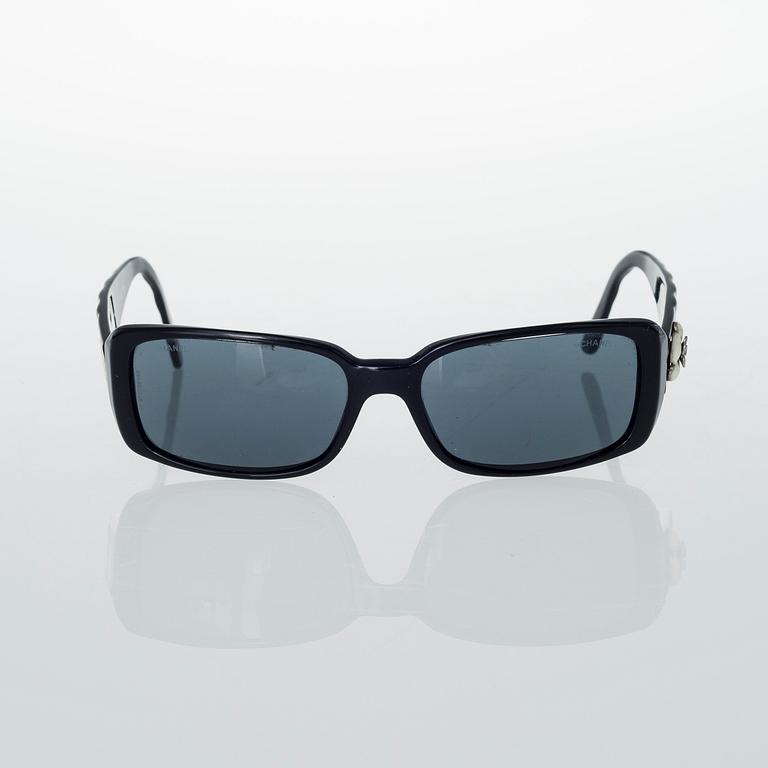 AURINKOLASIT, Chanel.