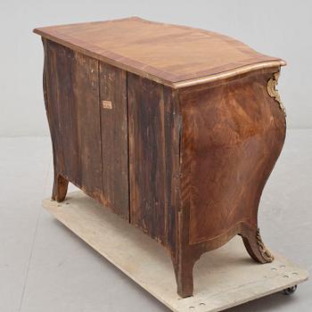 BYRÅ, rokoko , 1700-tal.