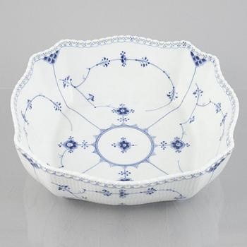 Skål, porslin, Royal Copenhagen, "Musselmalet helblond", modell 1153, 1898-1923.