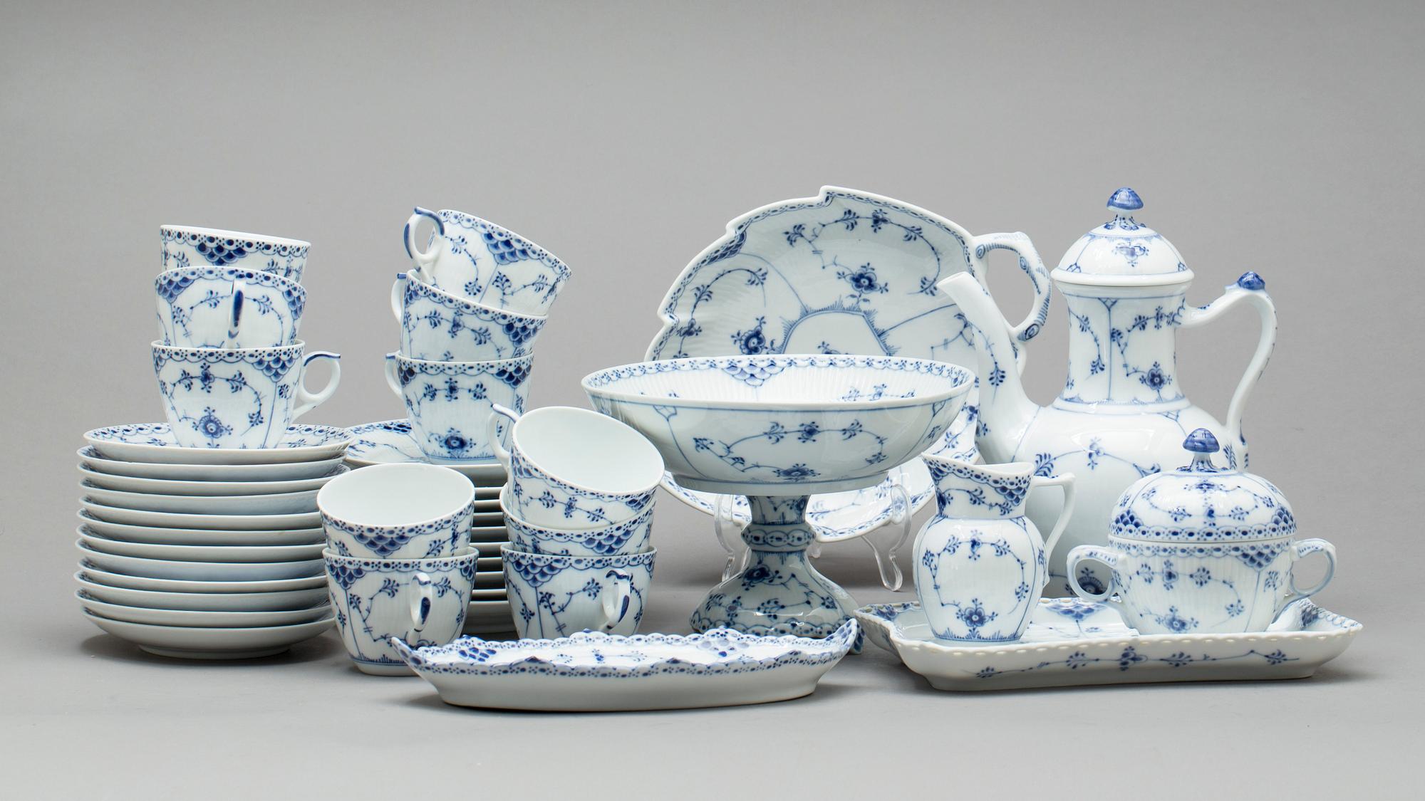 KAFFESERVIS, 28 delar, porslin, Musselmalet, Kunglig Dansk/Royal Copenhagen.