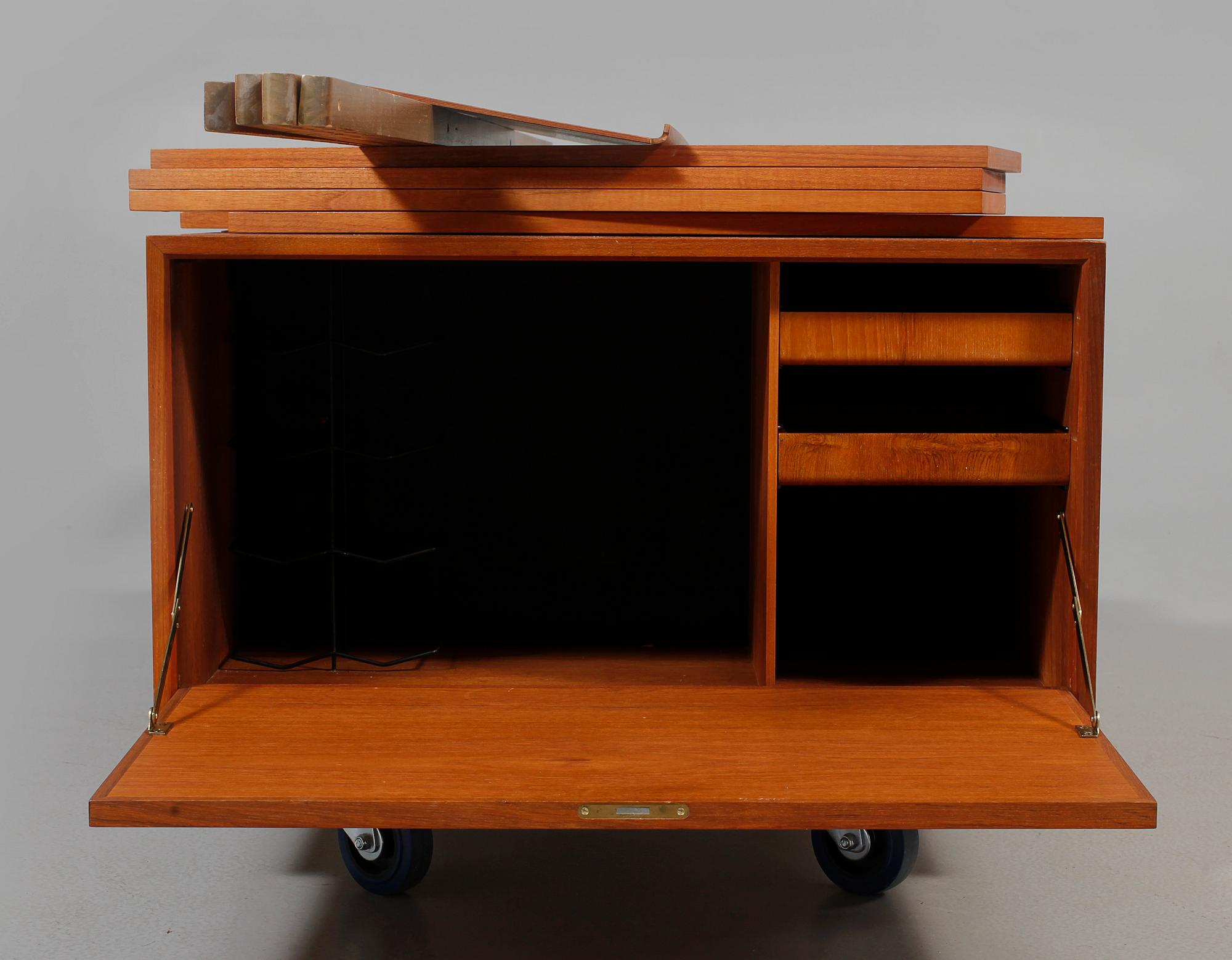 HYLLSYSTEM, "Royal system", Paul Cadovius, Danmark, 1900-talets tredje kvartal.