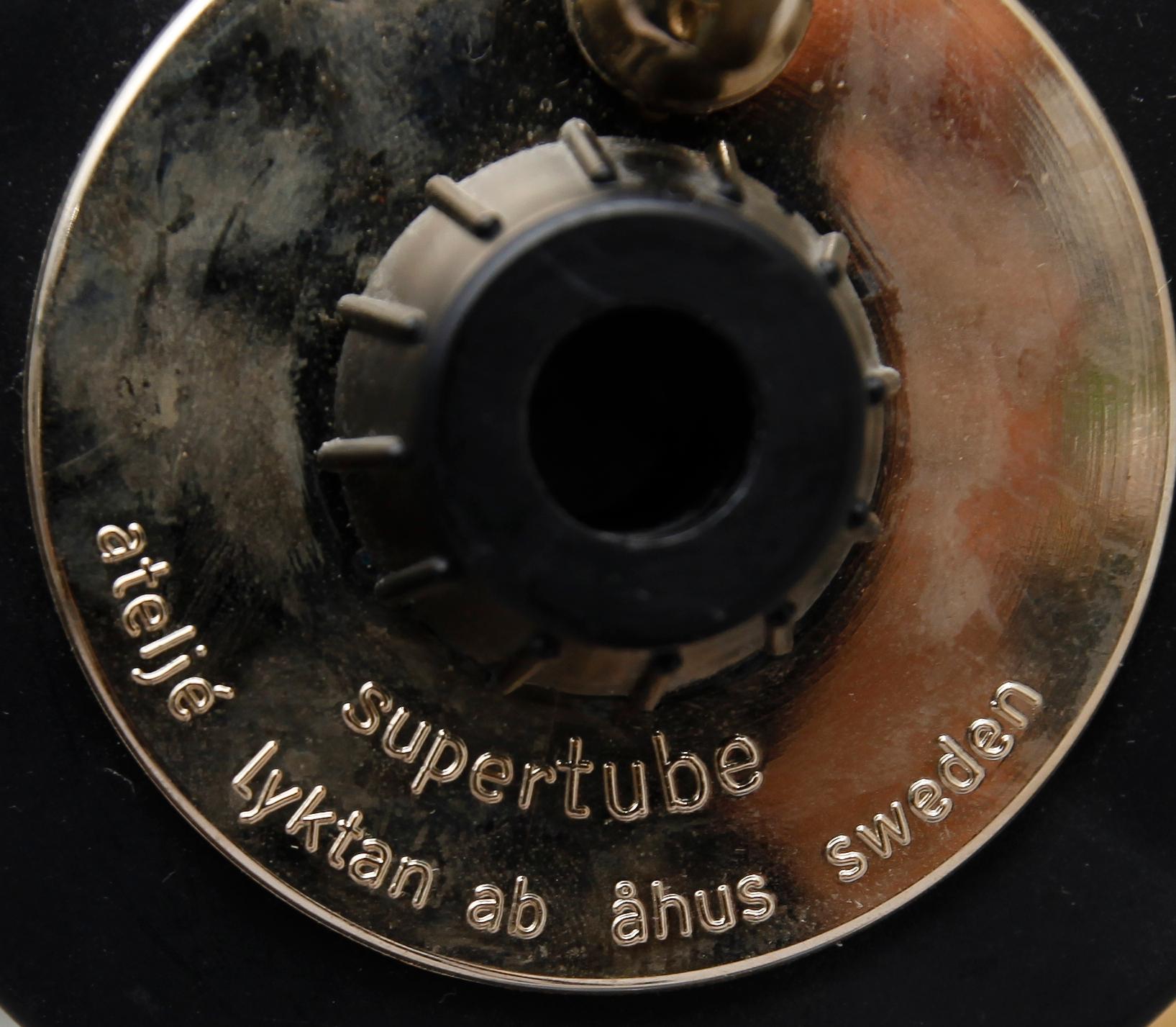 TAKLAMPA, "Supertube", Ateljé Lyktan, Åhus, 1900-talets andra hälft.