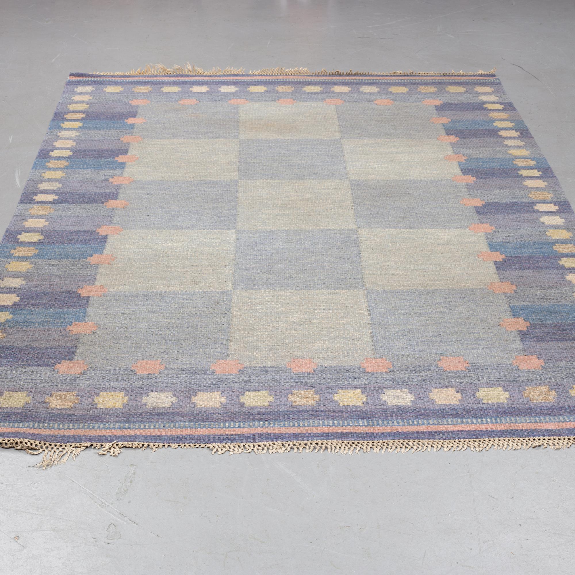 Anna-Johanna Ångström, matta, rölakan, signerad Å, ca 298 x 194 cm.