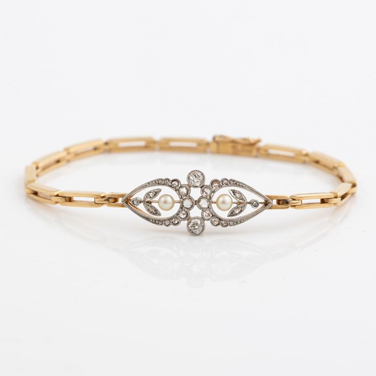 Bracelet 18K gold with cultured pearls and old mine and rose-cut diamonds.