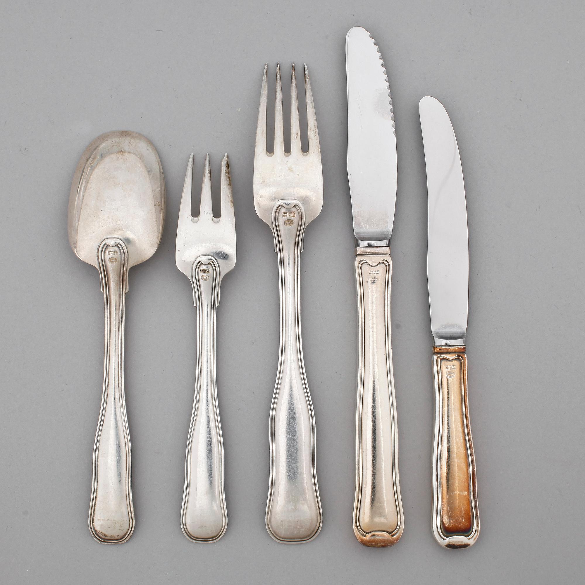 BESTICKUPPSÄTTNING, 30 delar, silver, "Old Danish/Dobbeltriflet", Georg Jensen, Köpenhamn 1945-77. Totalvik ca 1560 gr.