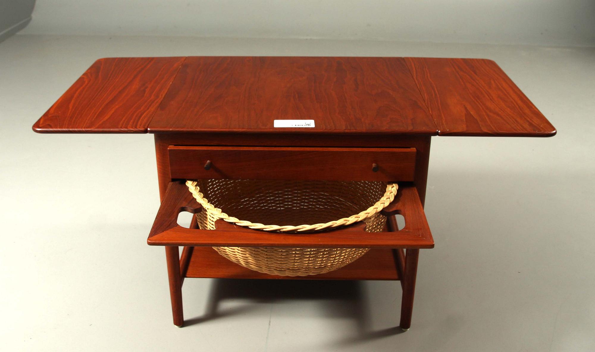 SYBORD, "AT-33". Hans J. Wegner, Andreas Tuck, Danmark, teak.