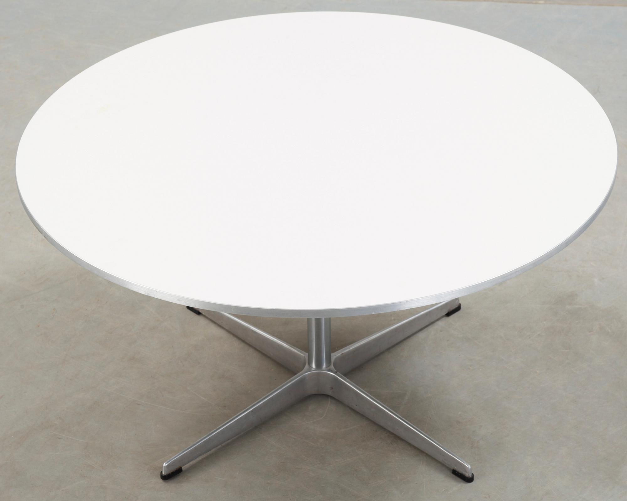 SOFFBORD, Arne Jacobsen, Fritz Hansen.