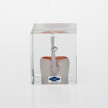 ÅRSKUB, glas, signerad Oiva Toikka, Nuutajärvi 1985, 422/2000.