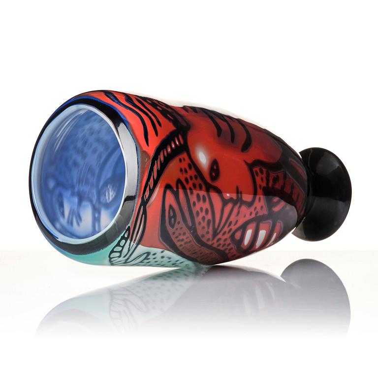 Ulrica Hydman-Vallien, a unique graal glass vase, Kosta Boda, Sweden.
