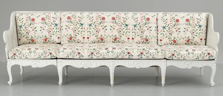 TRÅGSOFFA, rokokostil, delvis 1700-tal.