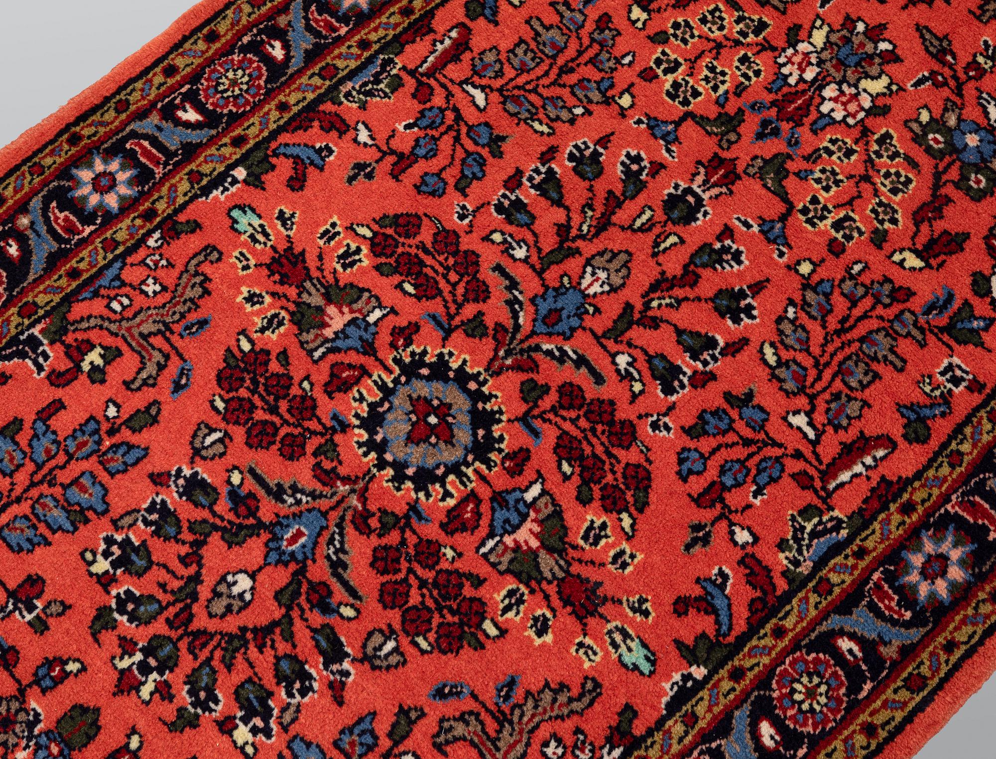 Gallerimatta, Sarouk, ca 393 x 84 cm.