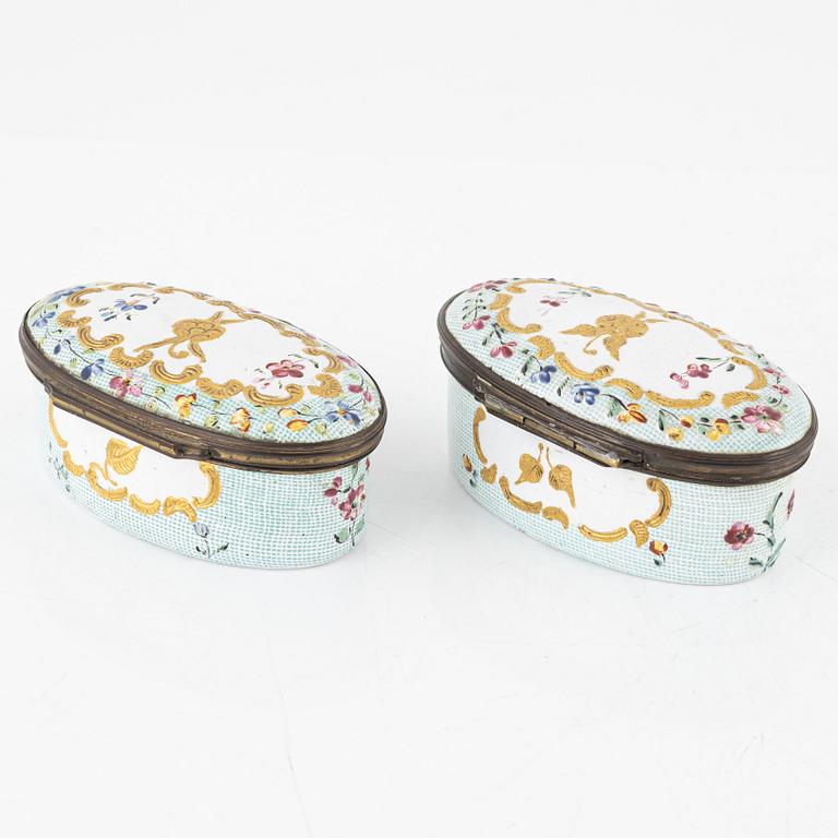 A pair enamel boxes, 19th Century.