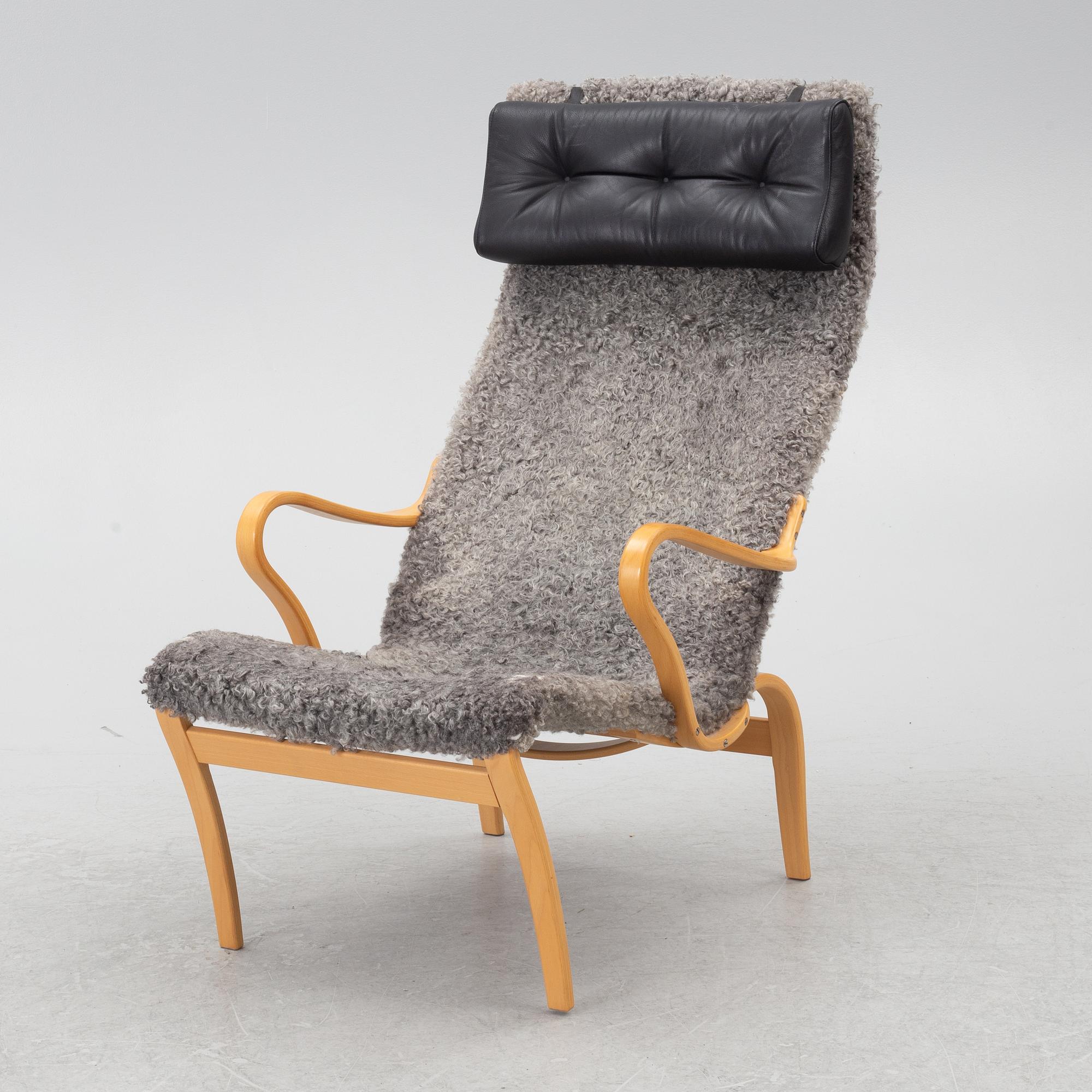 Bruno Mathsson, Armchair with footstool, "Miranda", Bruno Mathsson International, Värnamo, 2001.