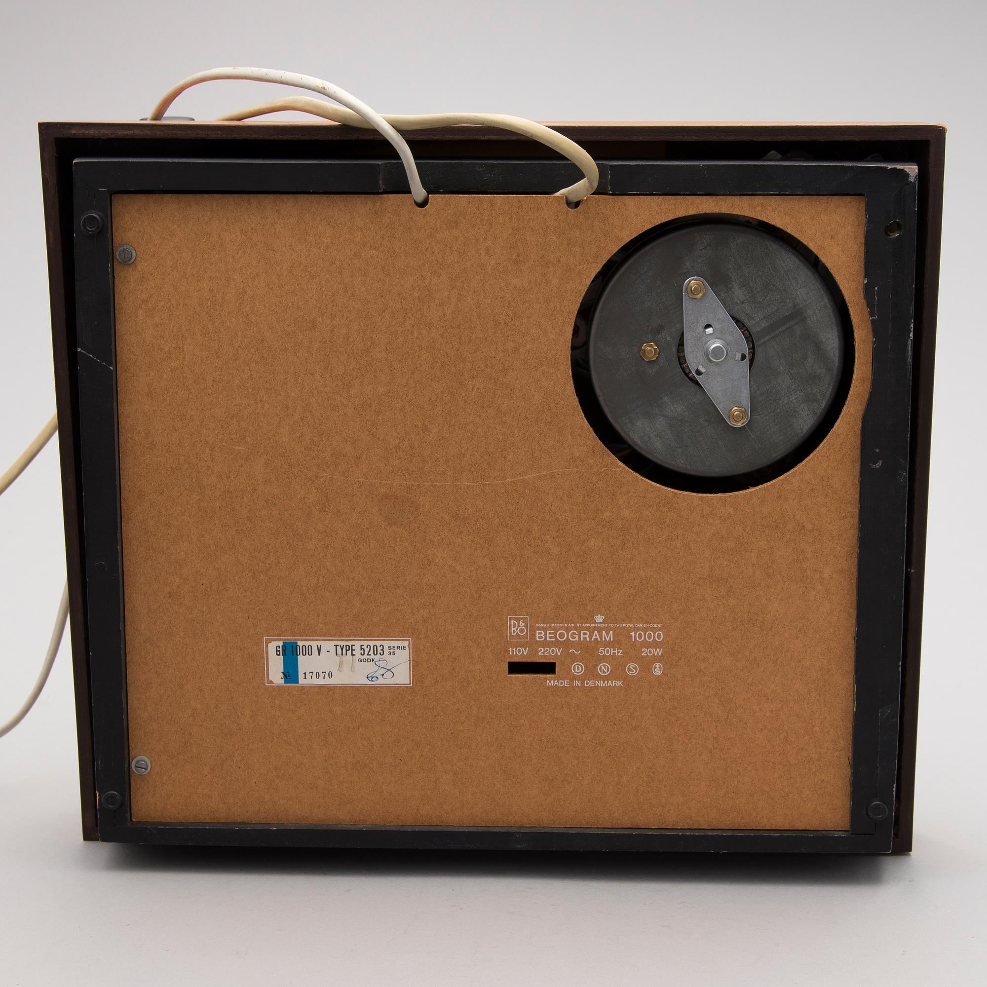 STEREO TURNTABLE, BEOGRAM 1000, Bang & Olufsen, design by Jacob Jensen; the tonearm and pickup by Erik Rørbæ Madsen.