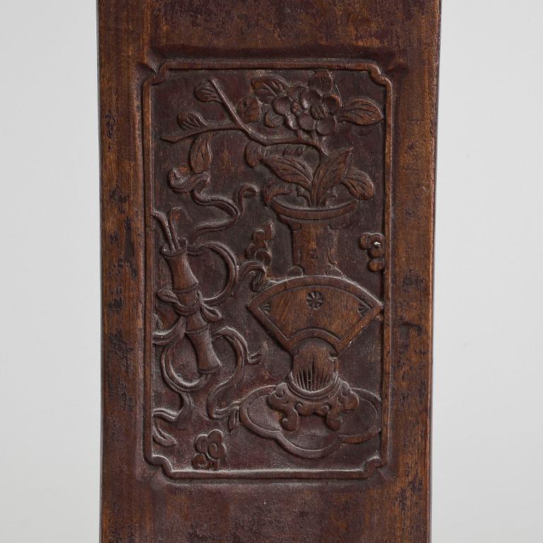 STOLAR, 3 st snarlika, Kina, en 1800-tal samt två 1900-talets första hälft.