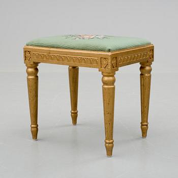 TABURETT, gustaviansk stil, 1900-talets första hälft.