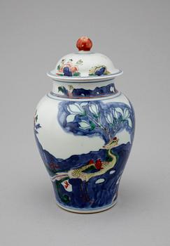 URNA med LOCK, Transitionstil. Kina 1800/1900-tal.