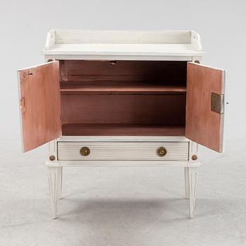 Pottskåp, gustaviansk stil, 1800-tal.