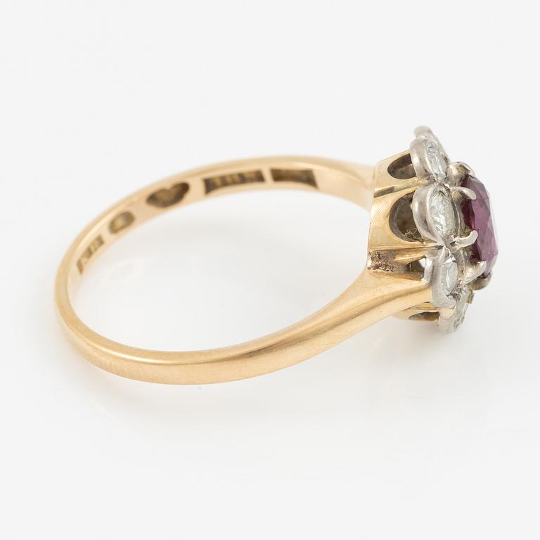 Ring, 18K gold with ruby and brilliant-cut diamonds.