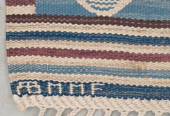 RUG. "Spättan blå". Tapestry weave (gobelängteknik). 213 x 140 cm. Signed AB MMF BN.