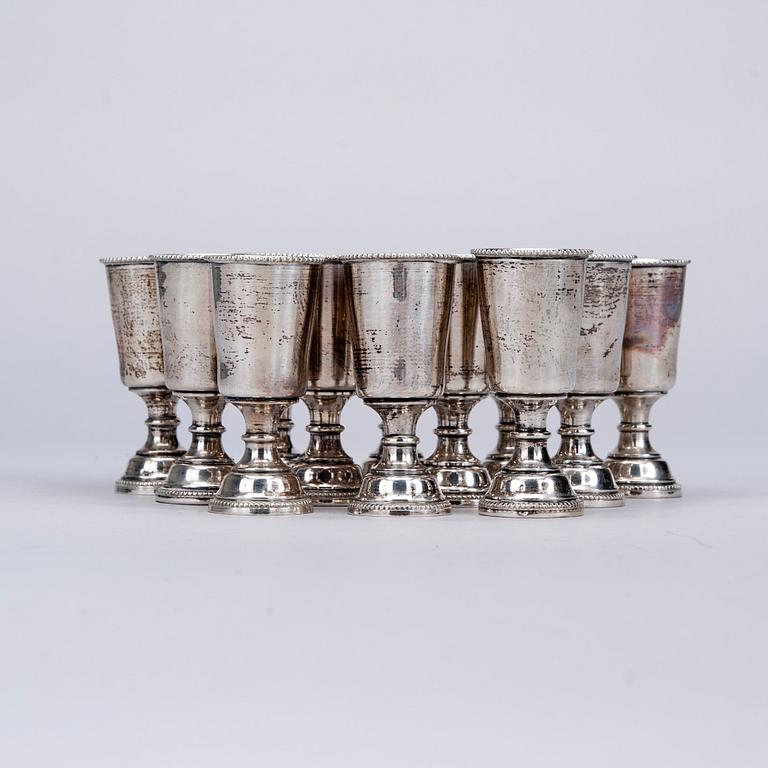 BÄGARE, 12 st, silver, Österrike-Ungern 1867-1922. Vikt ca 463 g.