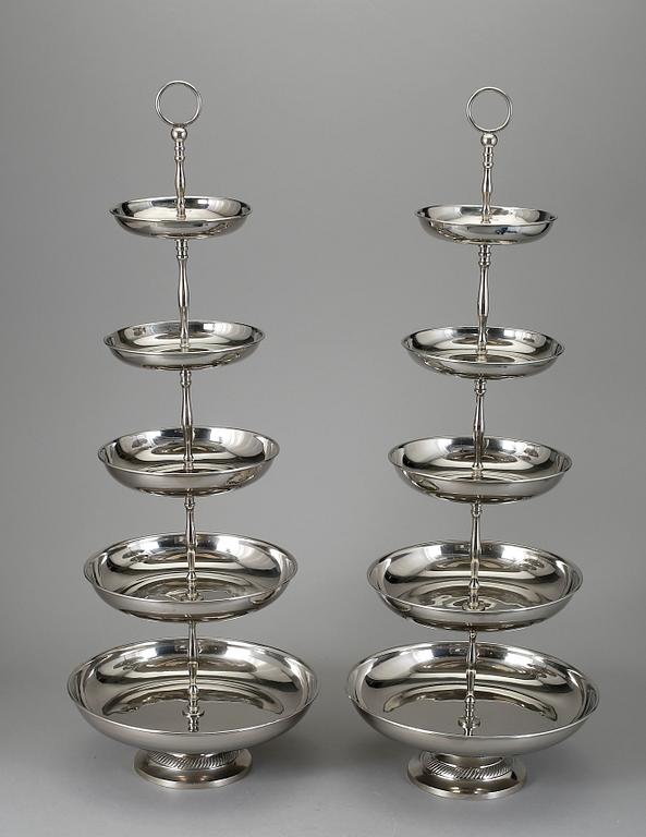 ETAGERER, ett par, 2000-tal.