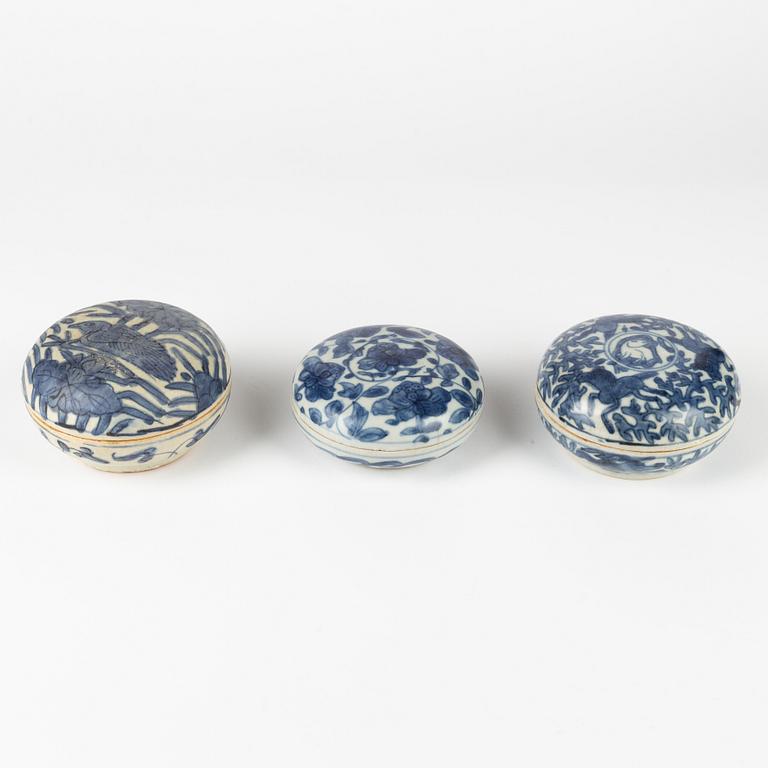 A group of three blue and white boxes with covers, Ming dynasty (1368-1644).