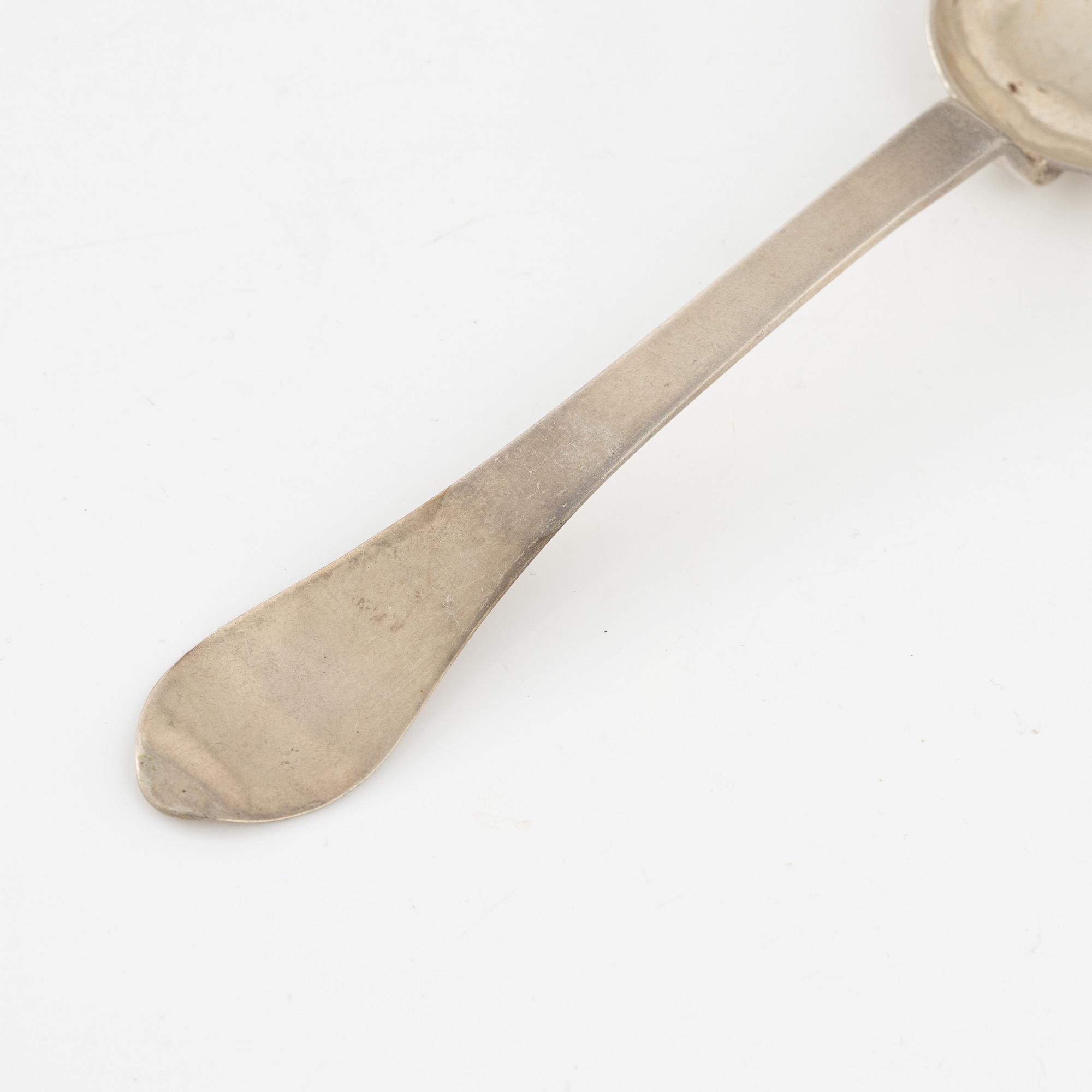 A Swedish 18th century silver spoon, marks of Johan Dragman, Arboga (1701-1746).