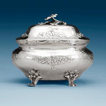 845. A Swedish 18th century silver sugar-casket, marks of Anders Schotte, Uddevalla 1785.