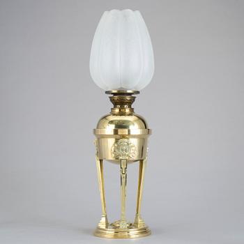 FOTOGENLAMPA, jugend, möjligen Gusum, tidigt 1900-tal.