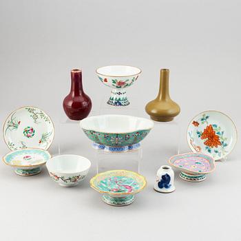 A group of 11 Chinese porcalin objects, late Qing dynasty.