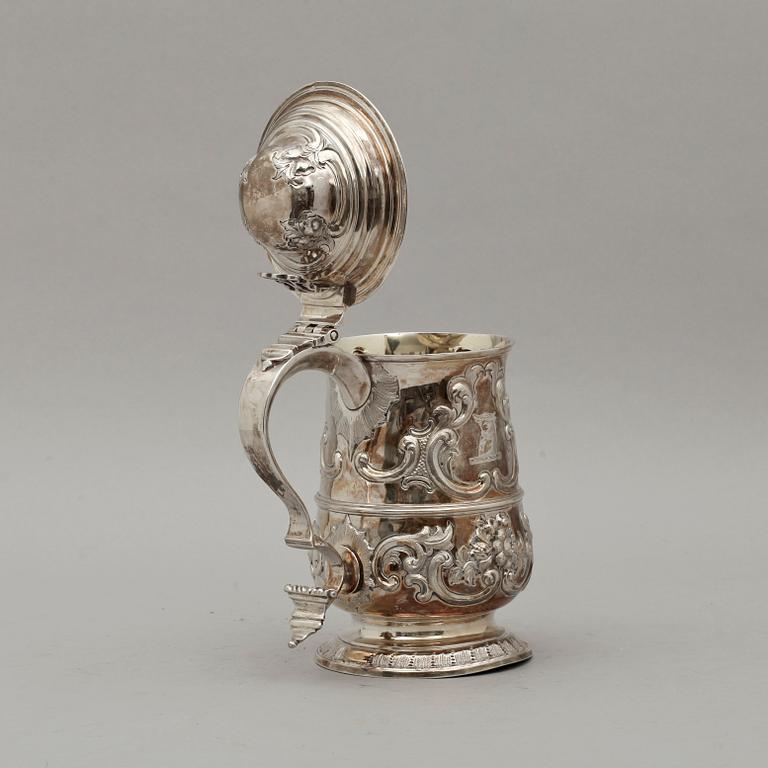 DRYCKESKANNA, silver. London, 1800-talets första årtionden. Ca 840gr.