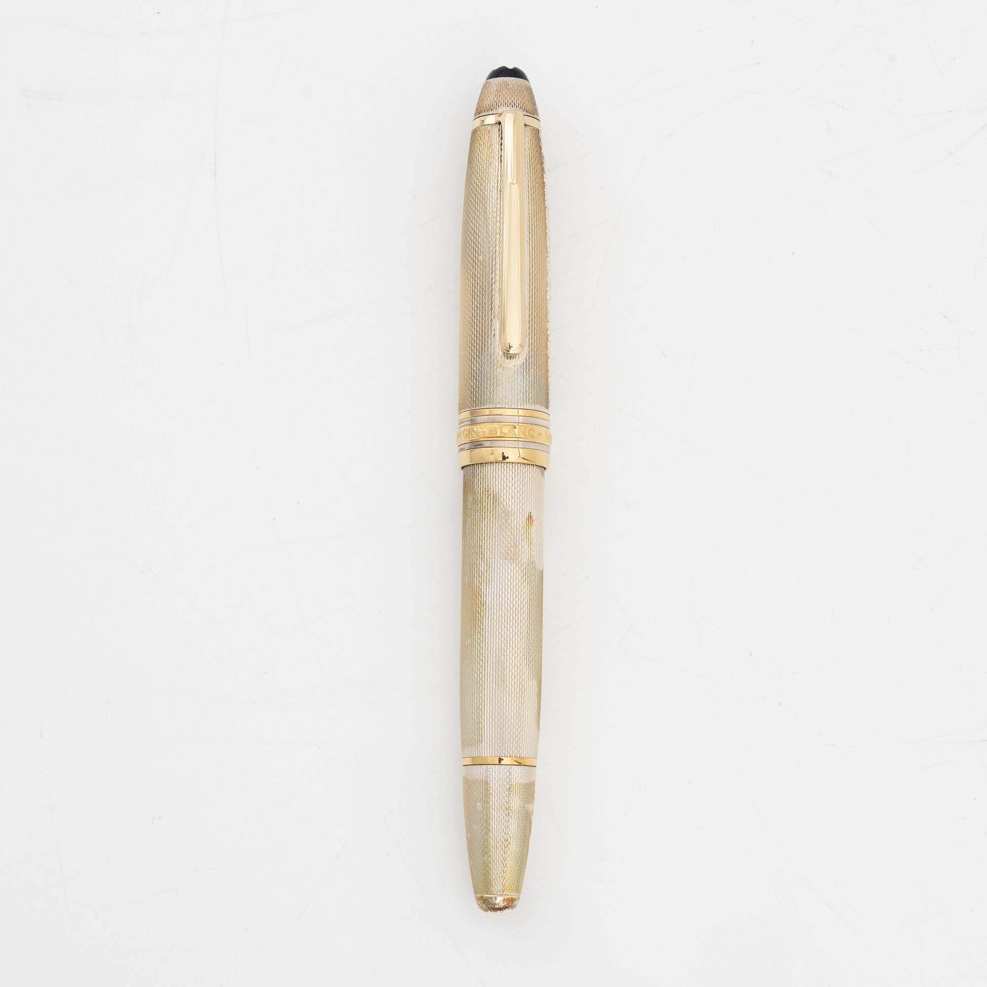 Montblanc, a 'Meisterstück Solitaire' fountain pen.